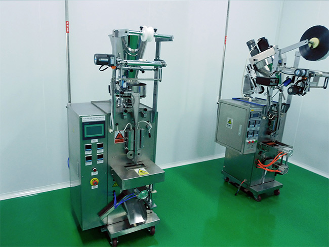 Pellet packing machine